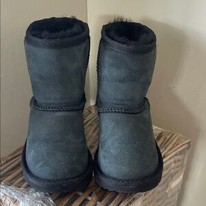 UGG Black Sole Winter Boots Kids Size 10